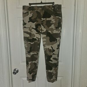 NewYork& Company The Audrey Pant 14 Camo